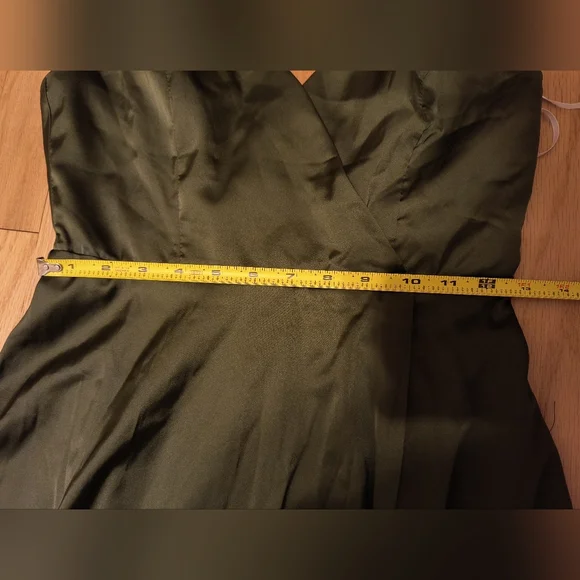 Olive green formal gown w. Slit - Picture 5 of 8